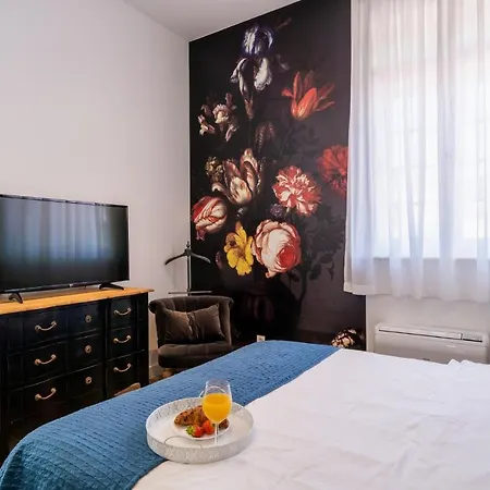 Ah Design Deluxe Apartman